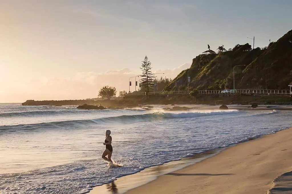 Apartment 3 Bedrooms With Views Over Kirra! Gold Coast Australia