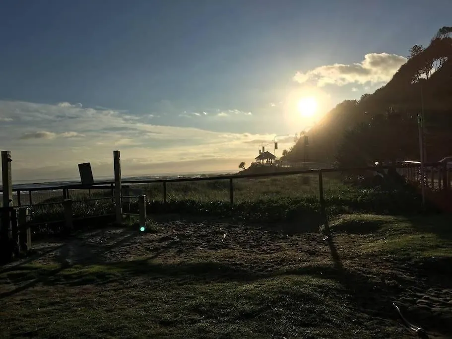 3 Bedrooms With Views Over Kirra! Gold Coast