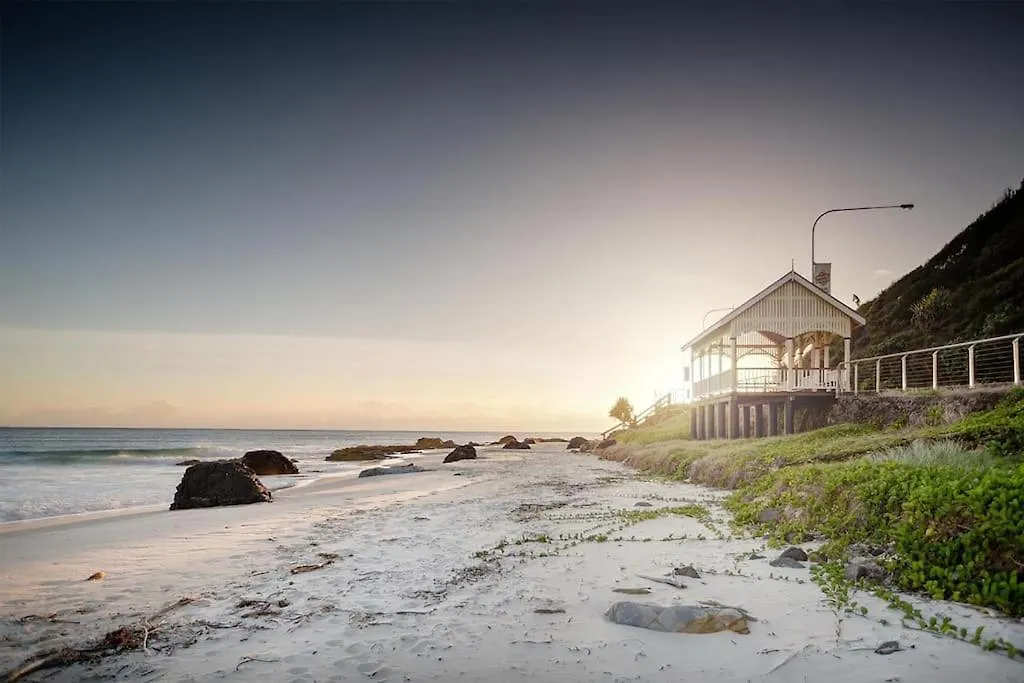 3 Bedrooms With Views Over Kirra! Gold Coast 0*,